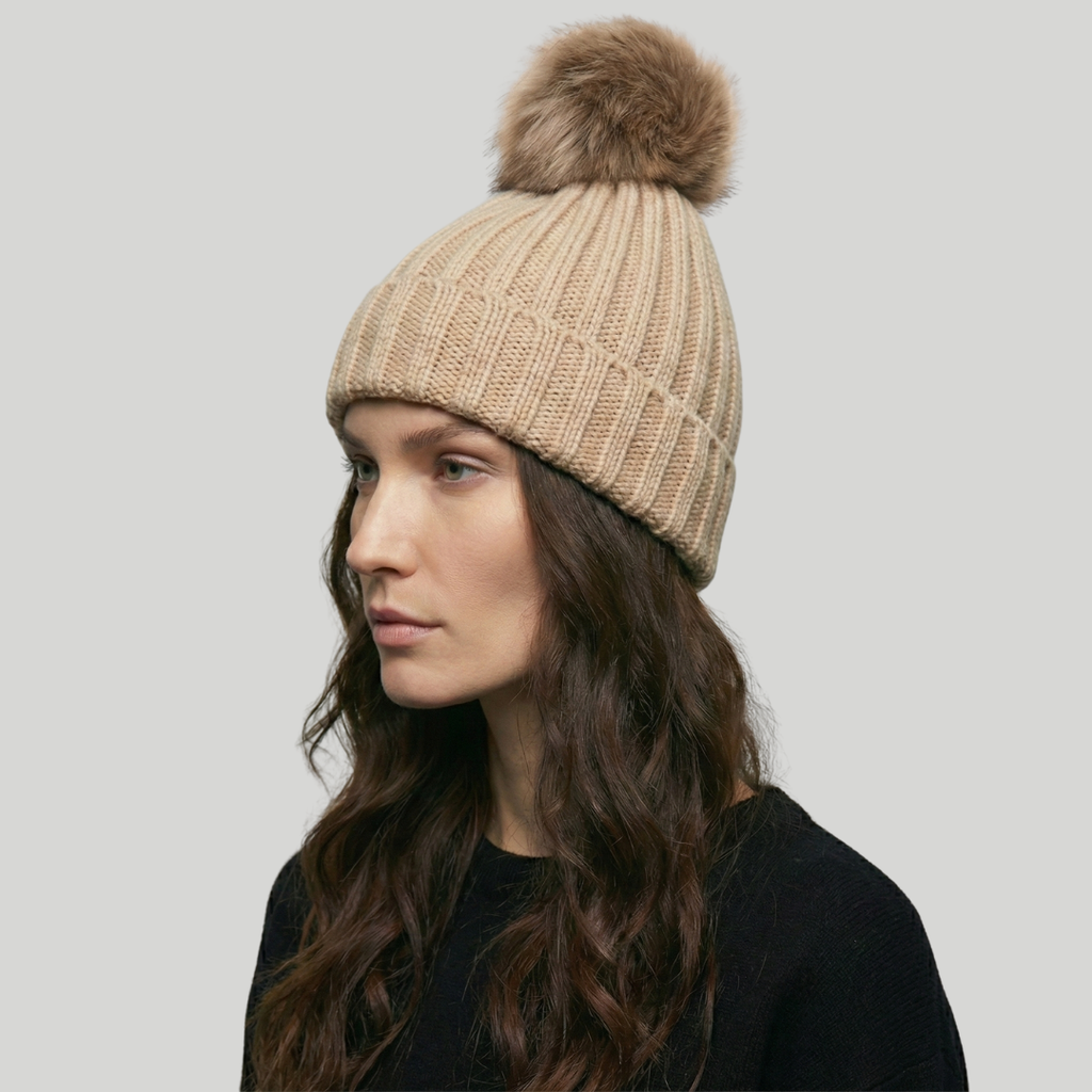 Bonnet Tricot Femme Beige avec Pompon