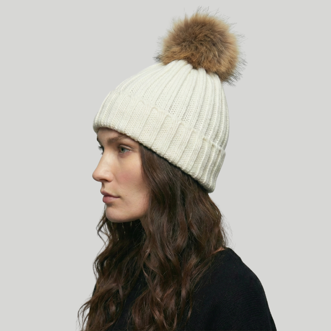 Bonnet Tricot Femme Blanc avec Pompon