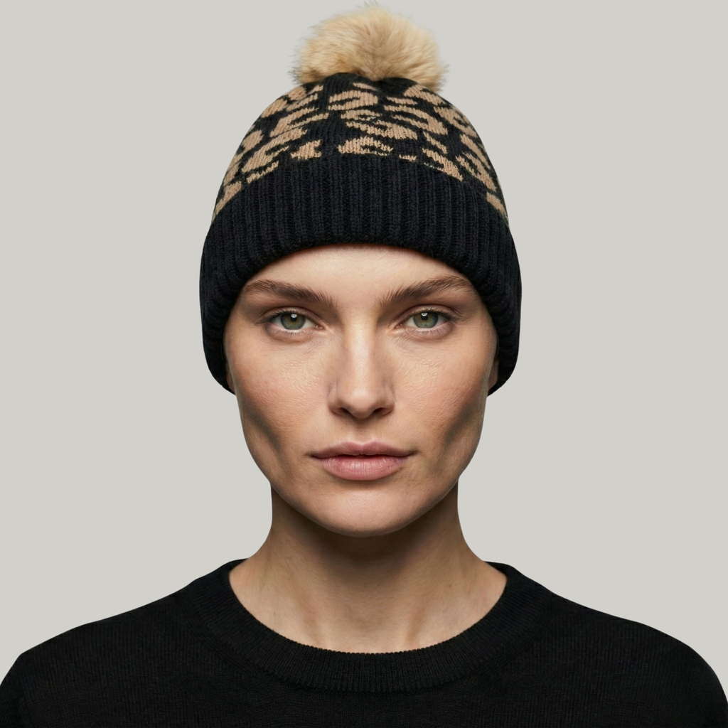 Bonnet Tricot Femme Noir Léopard Pompon