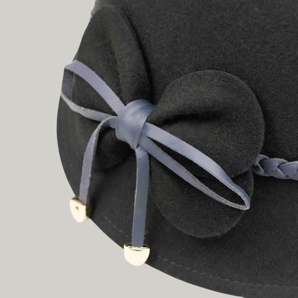 Chapeau Melon Femme Rouge à Lacets