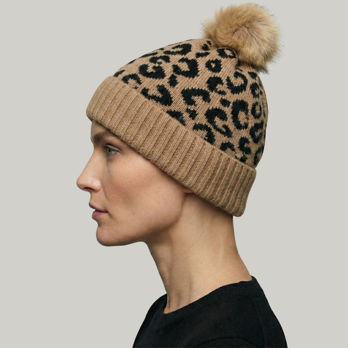 Bonnet Tricot Femme Marron Léopard Pompon